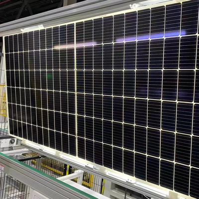 モノ太陽電池 IP68 格付け交差箱 575w 605w ワット PV モジュール 半電池太陽電池パネル